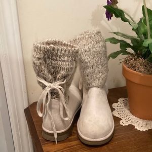 EUC Beige/tan faux fur lined boots size 8